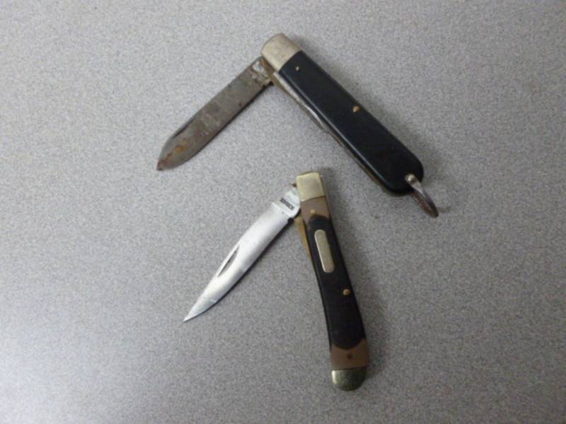 lot 146 image: Vintage Pocket Knives