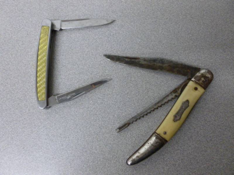 lot 147 image: Collector Knives