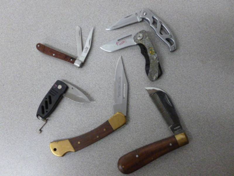 lot 148 image: Collector Knives