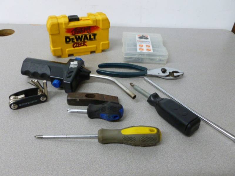 lot 180 image: Tools