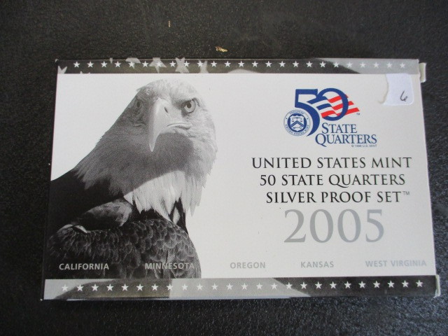 lot 6 image: 2005 United States Mint 50 State Quarter Silver Proof Set