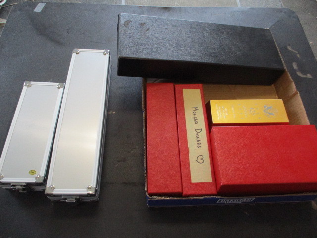 lot 92 image: Coin Collectors Equipment