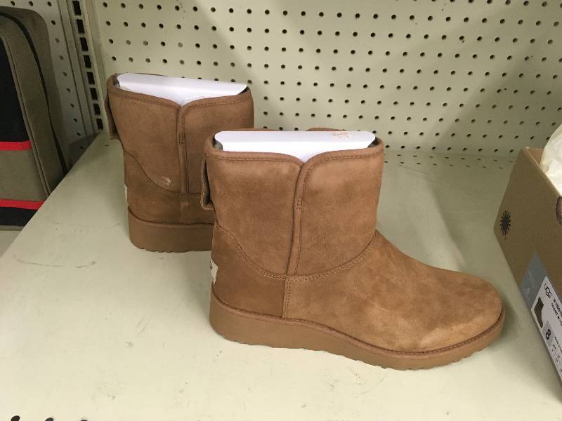 lot 10 image: UGG Kristin 8 Chesnut Boots, Retail $99.99