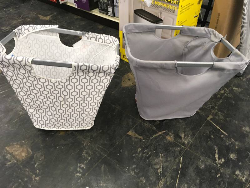 lot 58 image: Neatfreak 2PK Hamper, Retail $19.99