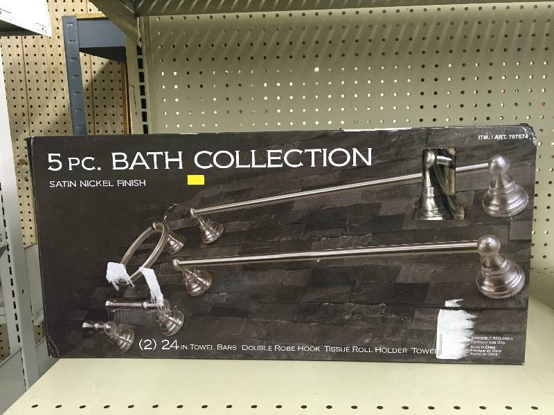 lot 73 image: Test Rite 5PC Bath Collection, Retail $29.99