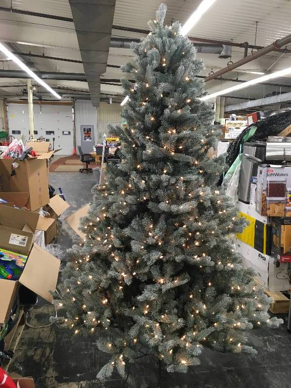 lot 43 image: Vickerman 9 Frosted Clear Lighted Christmas Tree