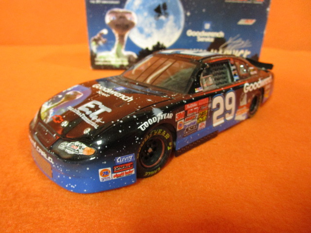 lot 60 image: Kevin Harvick ET Action Collectibles Die cast