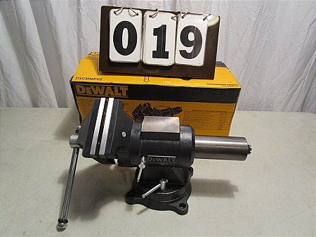 lot 19 image: DeWalt 5 Multi-Purpose Bench Vise