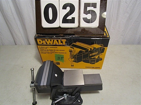 lot 25 image: DeWalt 5 Heavy Duty Workshop Bench Vise