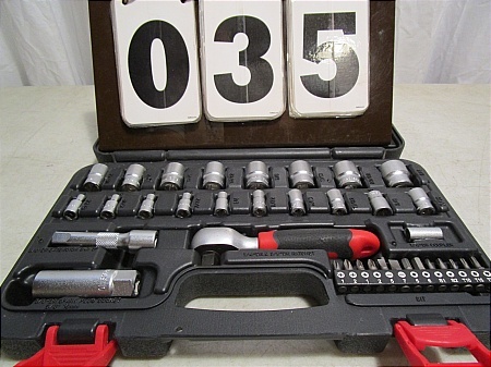 lot 35 image: GreatNeck 35 PC SAEMetric Socket & Ratchet Set