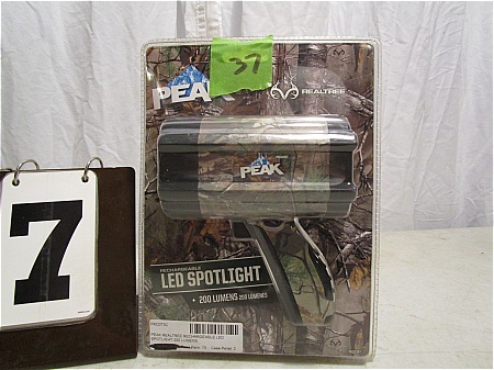 lot 37 image: Peak Rechargeable LED Spotlight