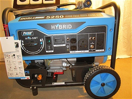 lot 52 image: Pulsar Dual Fuel 5250 Watt Portable Generator