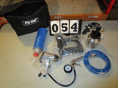 lot 54 image: Pulsar 15 Gallon Air Compressor  & Accessory Kit