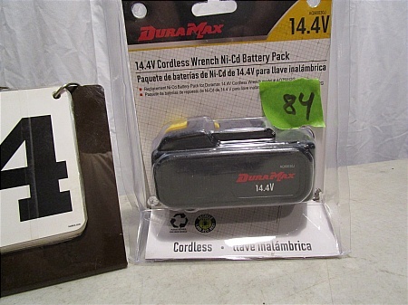 lot 84 image: DuraMax 14.4V Ni-CD Battery Pack