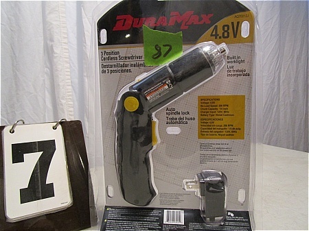 lot 87 image: DuraMax Cordless Screw Drivers