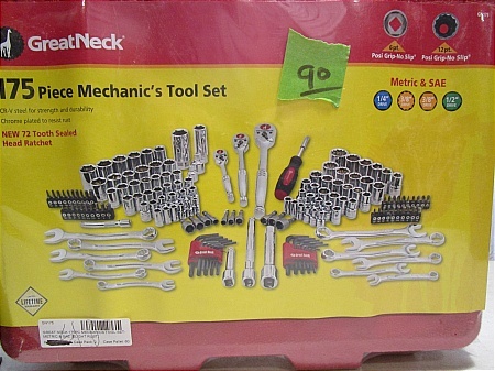 lot 90 image: Great Neck 175 pc Mechanics Tool Set