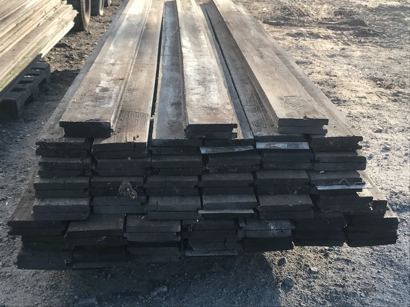 lot 4 image: (47) Vintage Barn Silo Staves