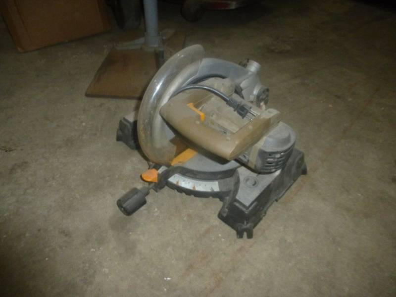 lot 13 image: Shop Series Power Miter Box
