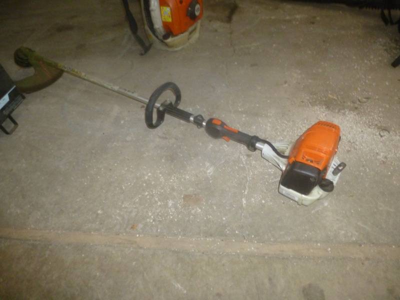 lot 19 image: Stihl Weed Eater