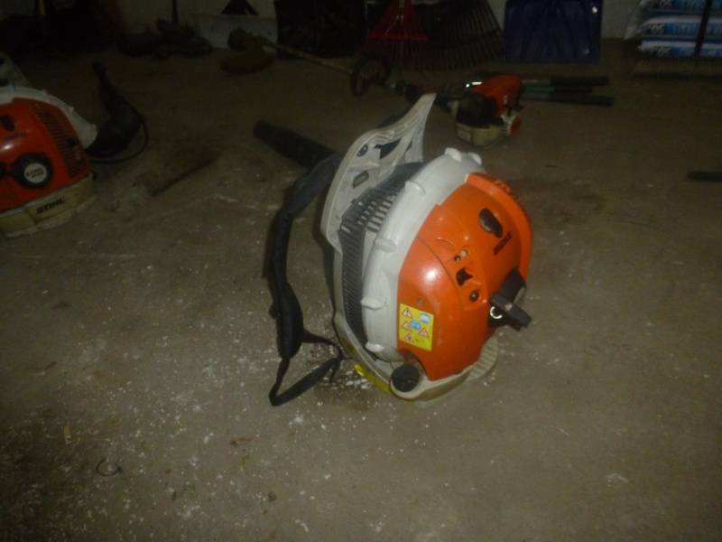 lot 21 image: Stihl Blower Back Pack