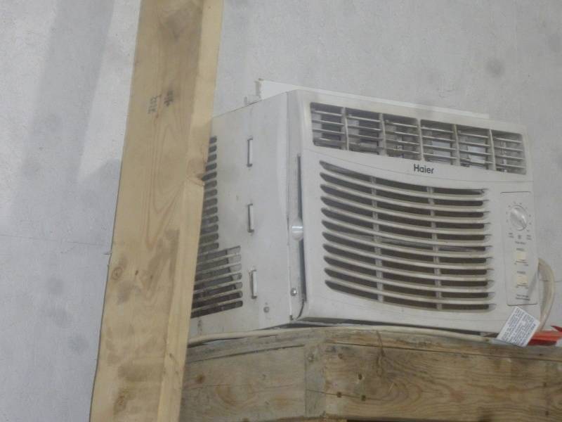 lot 30 image: Haider Air Conditioner