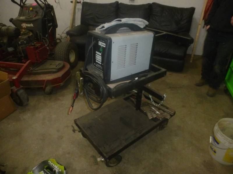 lot 33 image: Mig Welder & Cart