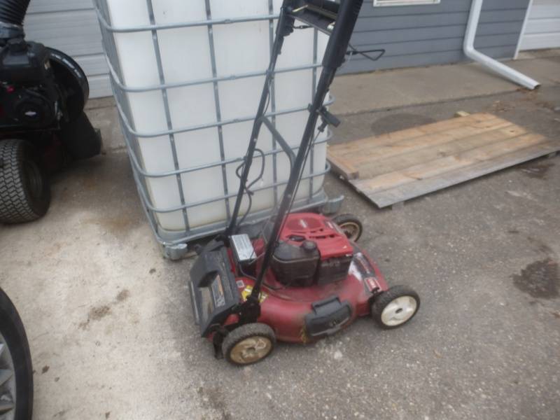lot 48 image: Toro Mower 21