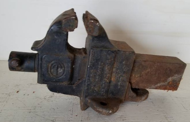 lot 7 image: OSWEGO 14 B Vise 3.5 jaw
