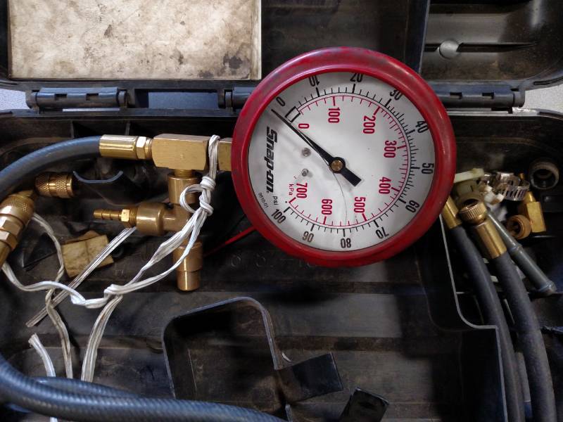 lot 252 image: Snap-On Master Fuel Injection Gauge...