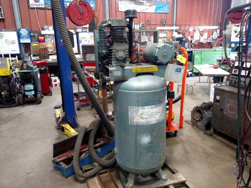 lot 38 image: C-Aire 7.5 hp. Air Compressor, 230 ...