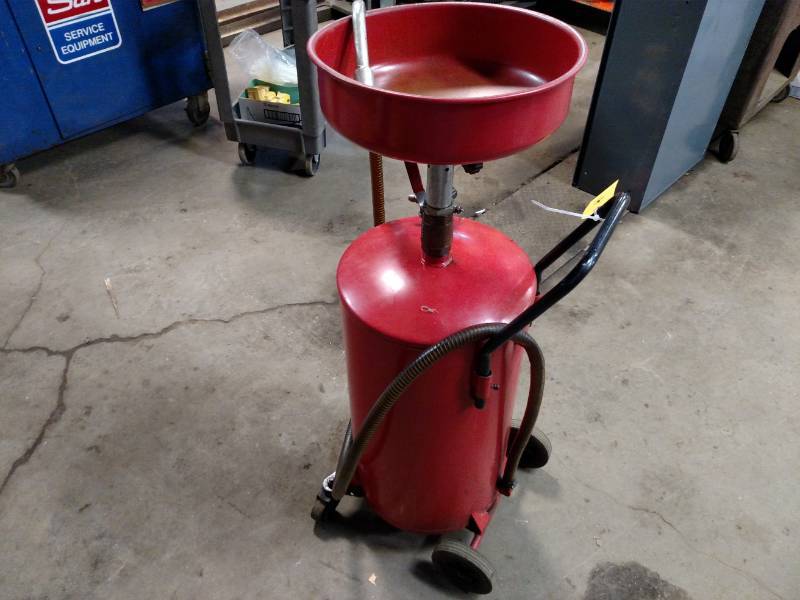 lot 41 image: Lincoln Rolling 18 Gallon Oil Drain...