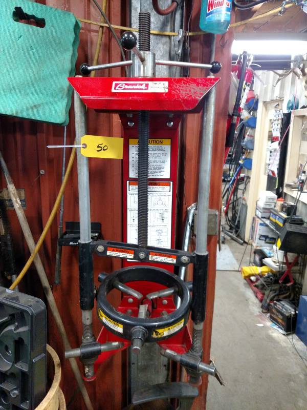 lot 50 image: Branick Model 7200 Strut Compressor...