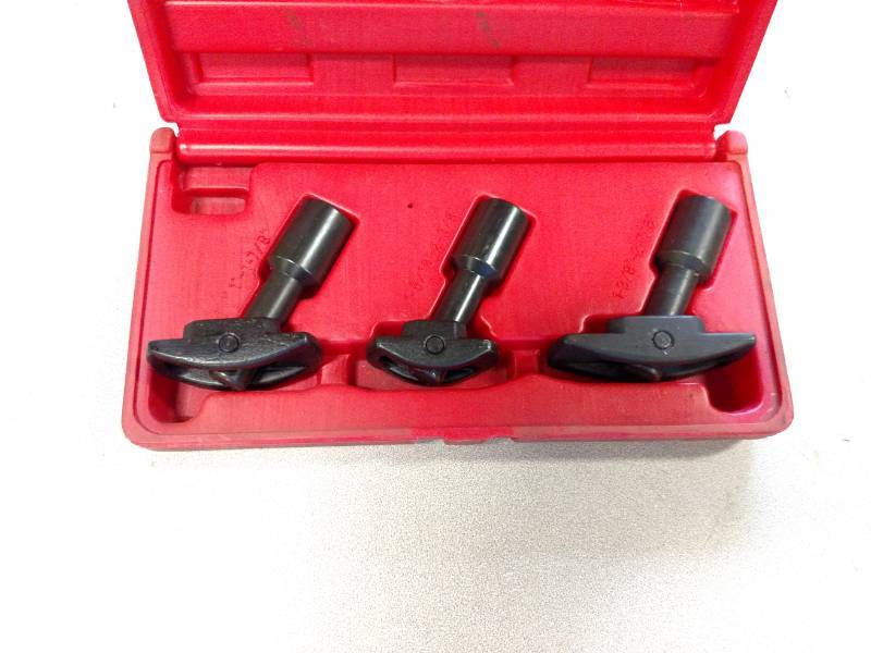 lot 126 image: Nesco NM5065 Rear Axle Bearing Pull...