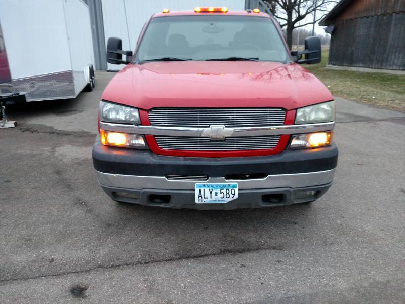 lot 14 image: 2004 Chevrolet K2500 LT Pickup, Dur...