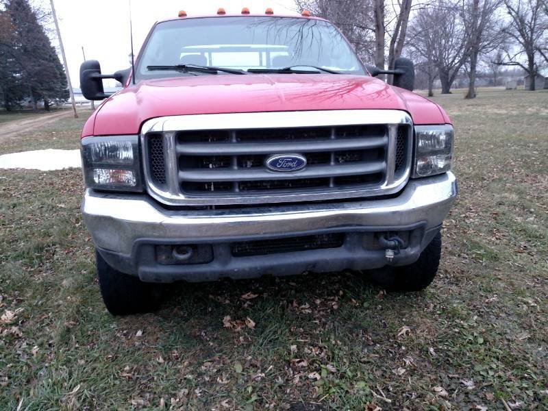 lot 16 image: 2000 Ford F350 XL Super Duty Pickup...