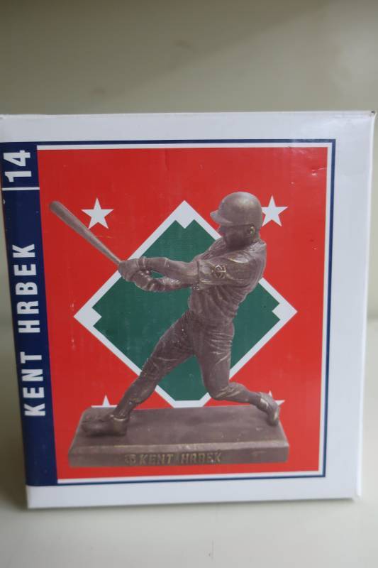 Minnesota Twins Bronze Statue Giveaway - Kent Hrbek