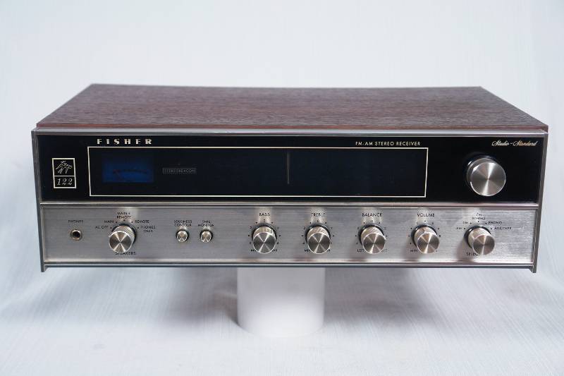 lot 8 image: Fisher Fm-AM Stereo Receiver