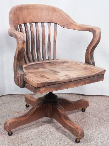 lot 21 image: Classic Wood Swivel Desk Chair.
