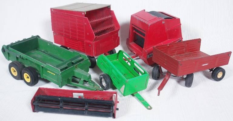 lot 28 image: Farm Implement Toys