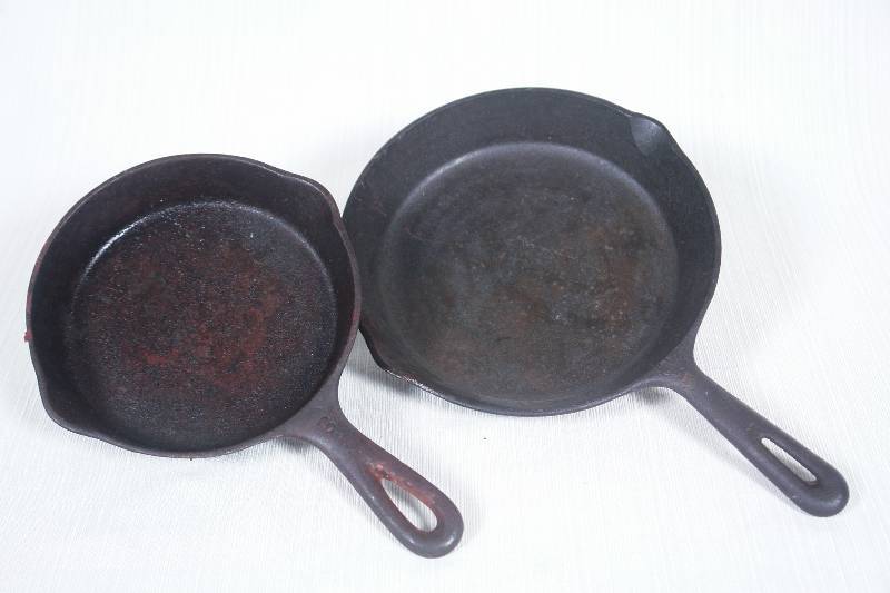 lot 48 image: Two Cast Iron Skillets