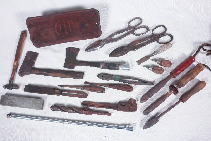 lot 76 image: Mixed Collection of Vintage Tools
