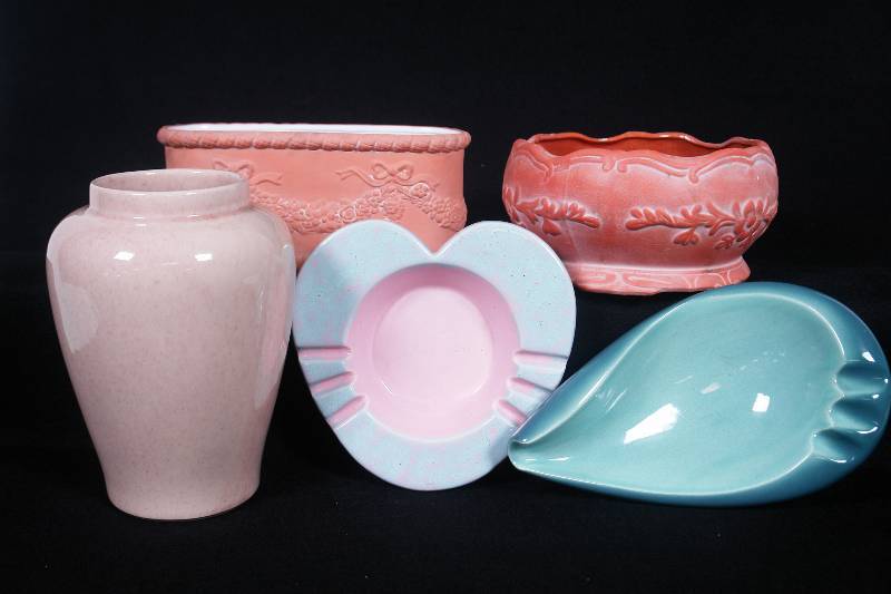 lot 81 image: Pottery