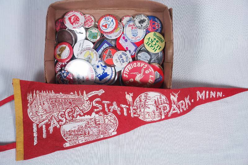 lot 94 image: A Button Collection with a Pennant