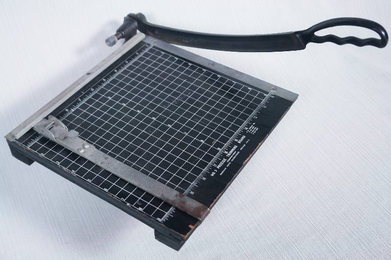 lot 96 image: Classic Guillotine Paper Cutter