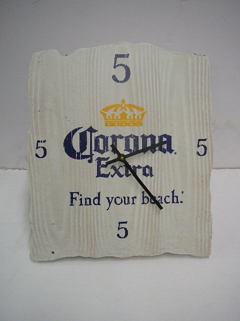 lot 1 image: Corona Extra Clock