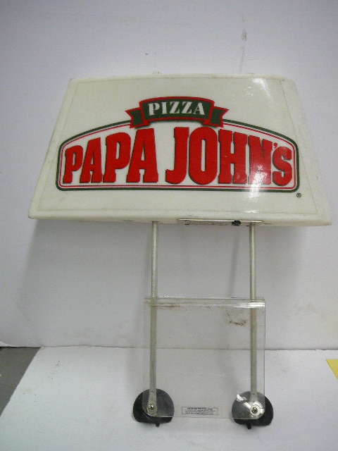 lot 15 image: Papa Johns Vehicle Light