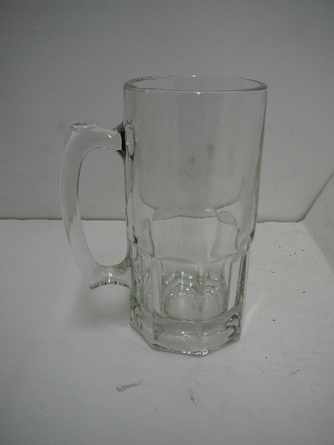 lot 33 image: Super Mugs