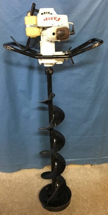 lot 2 image: Ice Auger