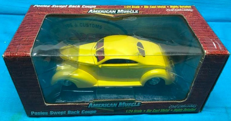 lot 83 image: Die Cast Model Car