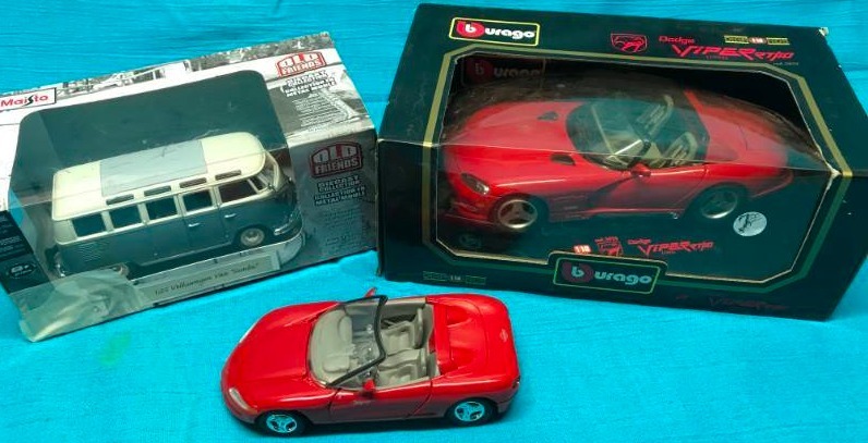 lot 99 image: Die Cast Model Cars
